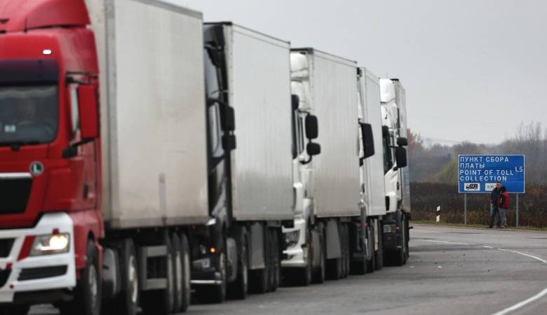 <br />
Пробка на российско-литовской границе. Замедленная работа Литвы вызывает задержки для десятков грузовиков                
