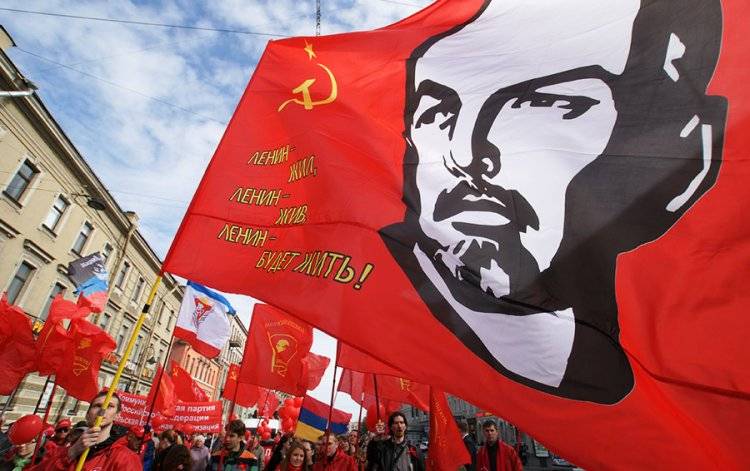 <br />
Столетний юбилей: история рождения и распада великого СССР                