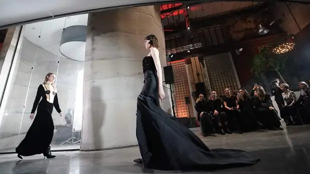 <br />
Впечатления от шоу Юлии Яниной на Парижской Неделе высокой моды                